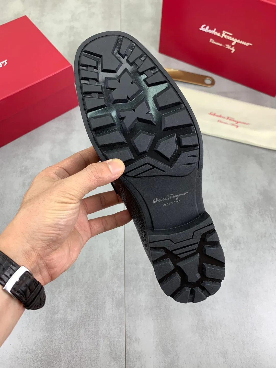 Men's shoes 💰P480 new high quality [Ferragamo/Ferragamo] latest model original imported calfskin, imported cowhide lining + original luxury metal buckle + original combination outsole Comparison without pressure Code number: 38-44 (45 customized)